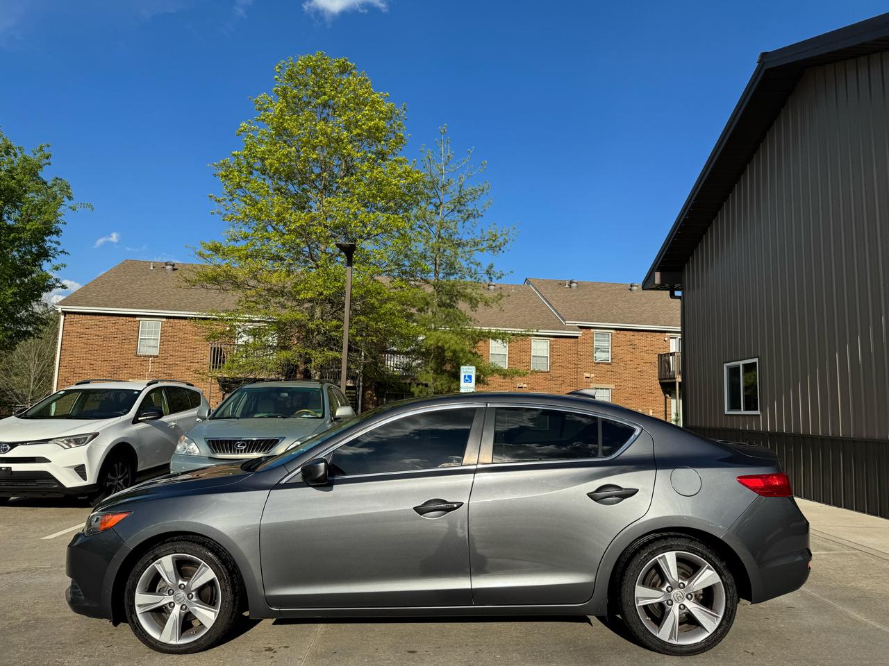 Acura ILX 4dr Sdn 2.0L Premium Pkg 2013