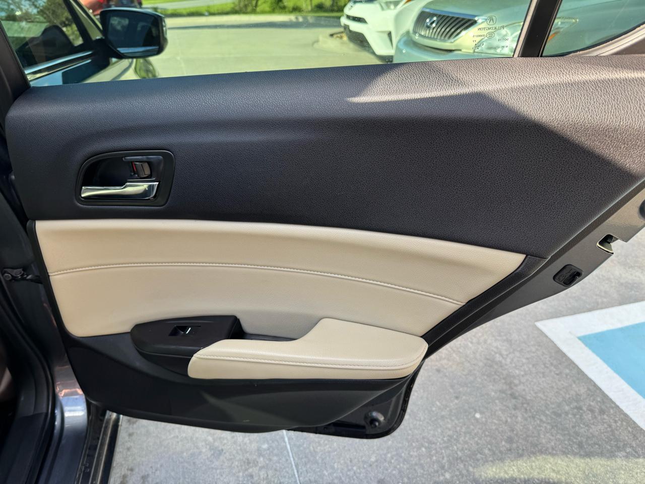 Acura ILX 4dr Sdn 2.0L Premium Pkg 2013