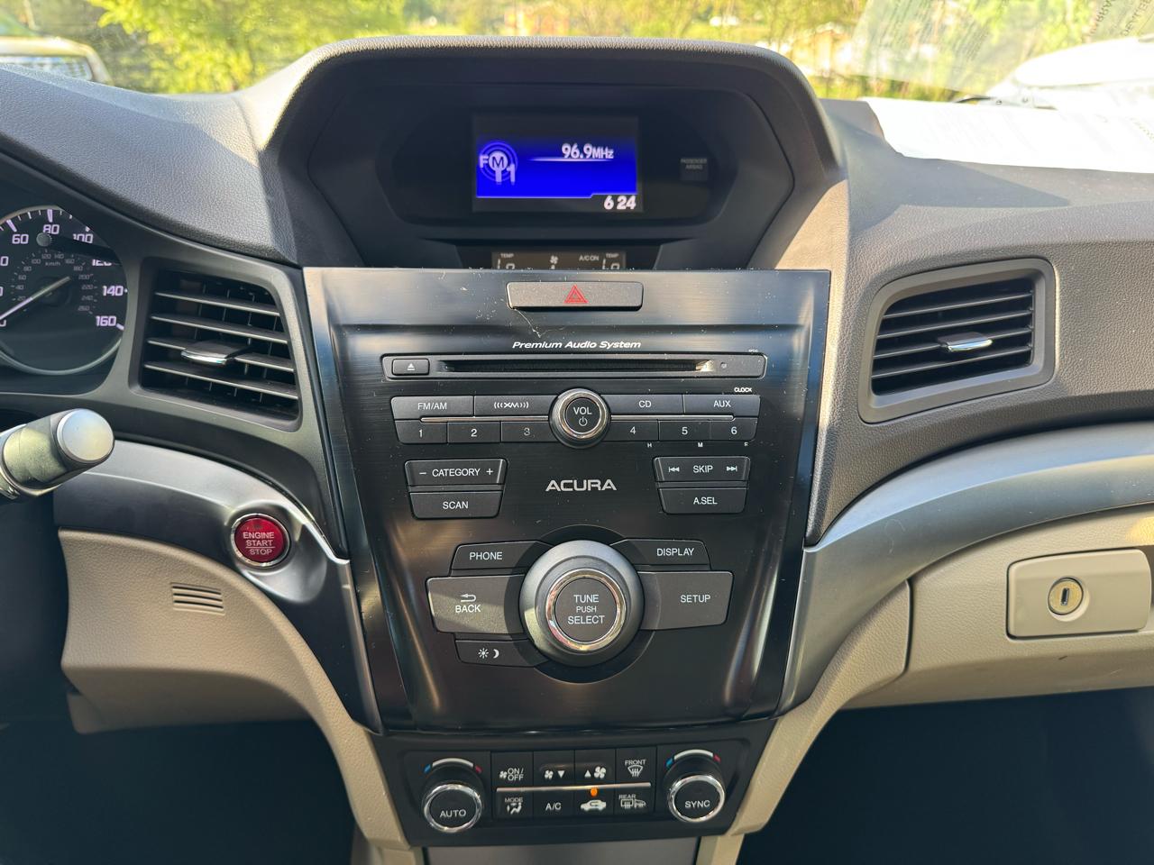 Acura ILX 4dr Sdn 2.0L Premium Pkg 2013