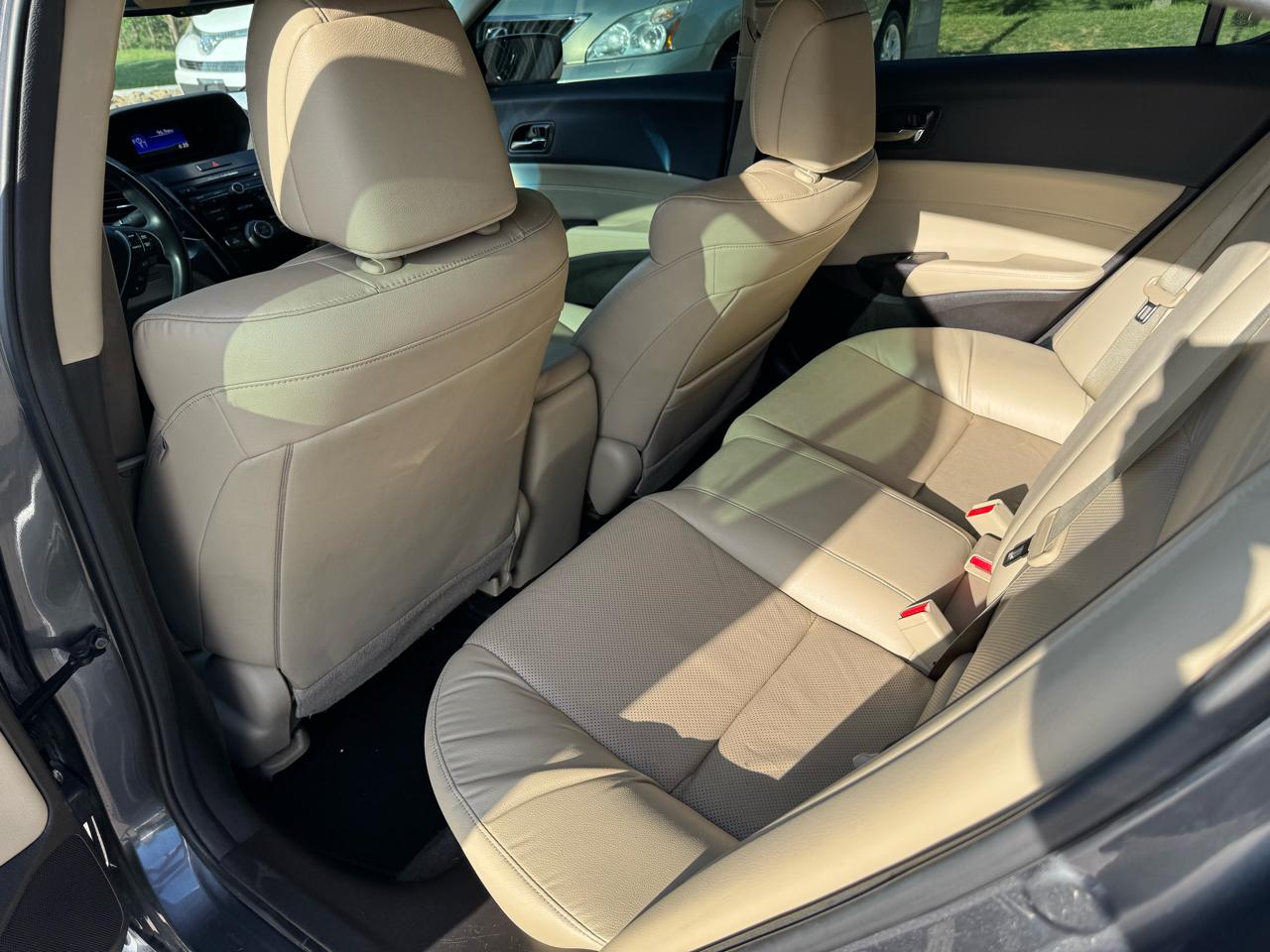 Acura ILX 4dr Sdn 2.0L Premium Pkg 2013