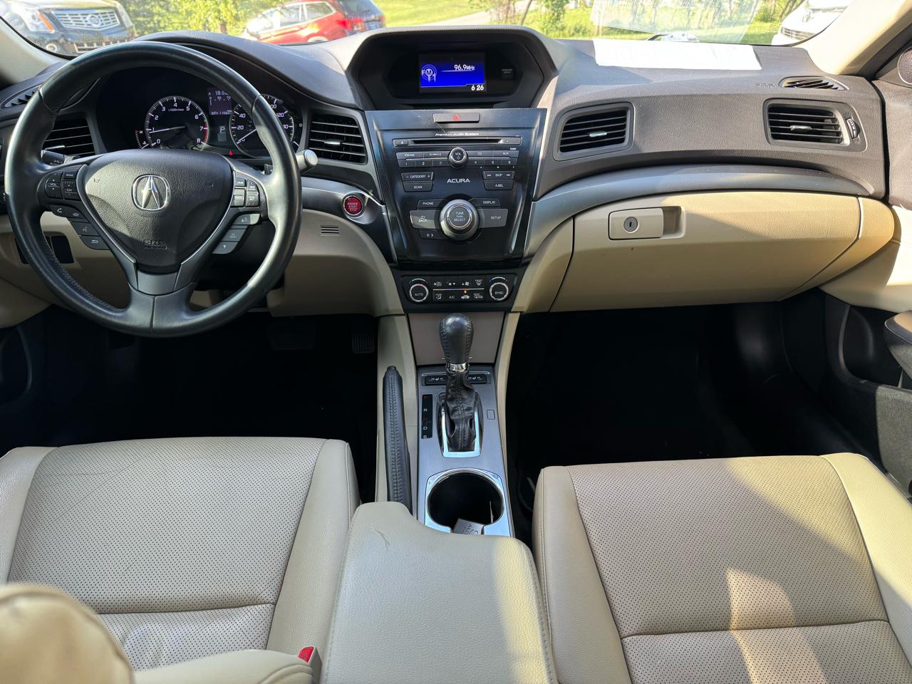 Acura ILX 4dr Sdn 2.0L Premium Pkg 2013