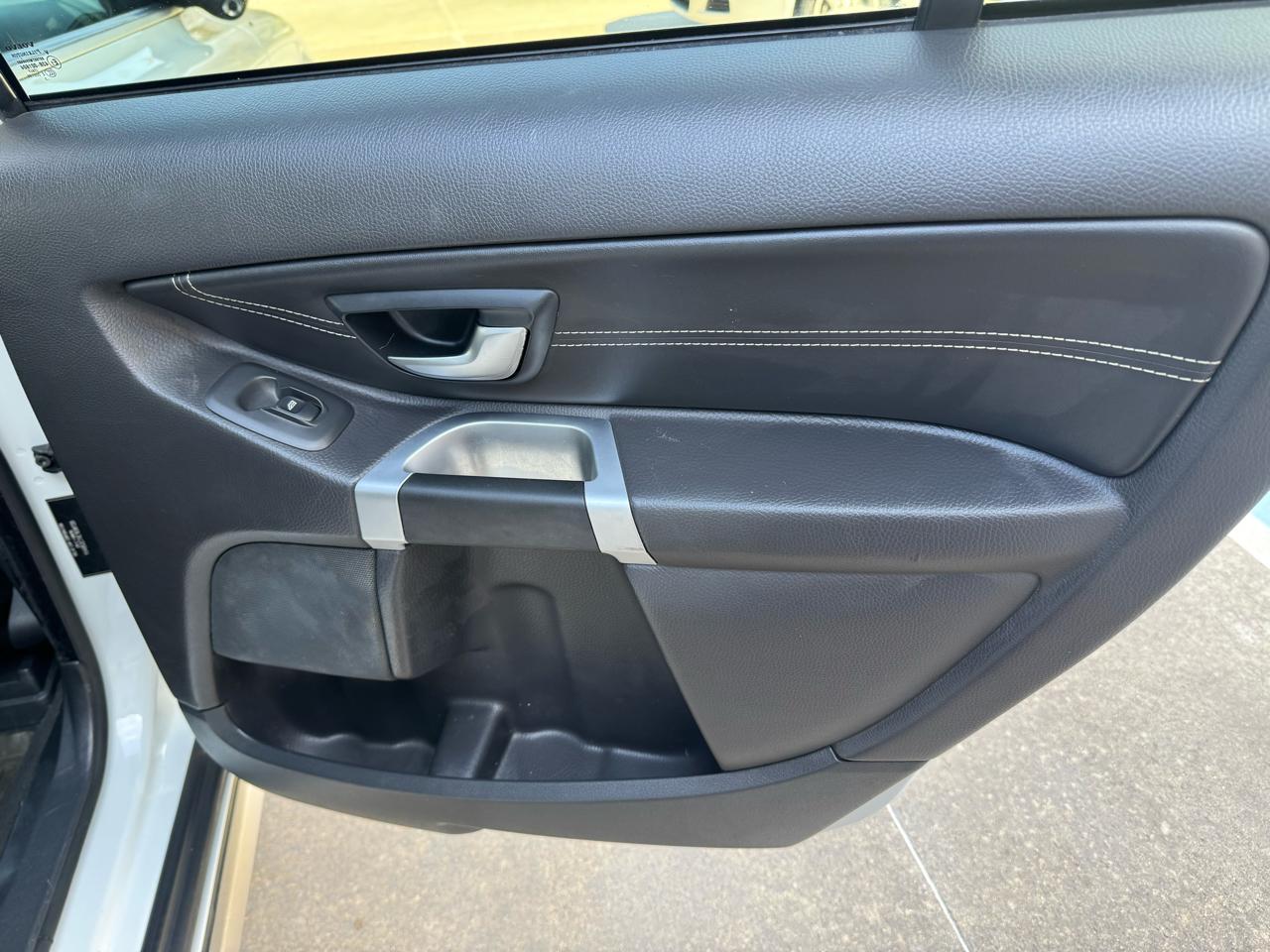 Volvo XC90 AWD 4dr R-Design 2014