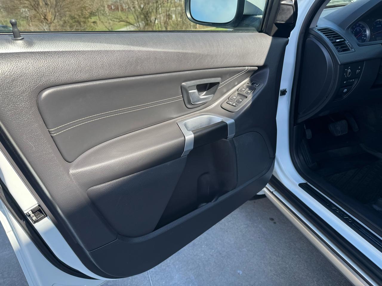 Volvo XC90 AWD 4dr R-Design 2014