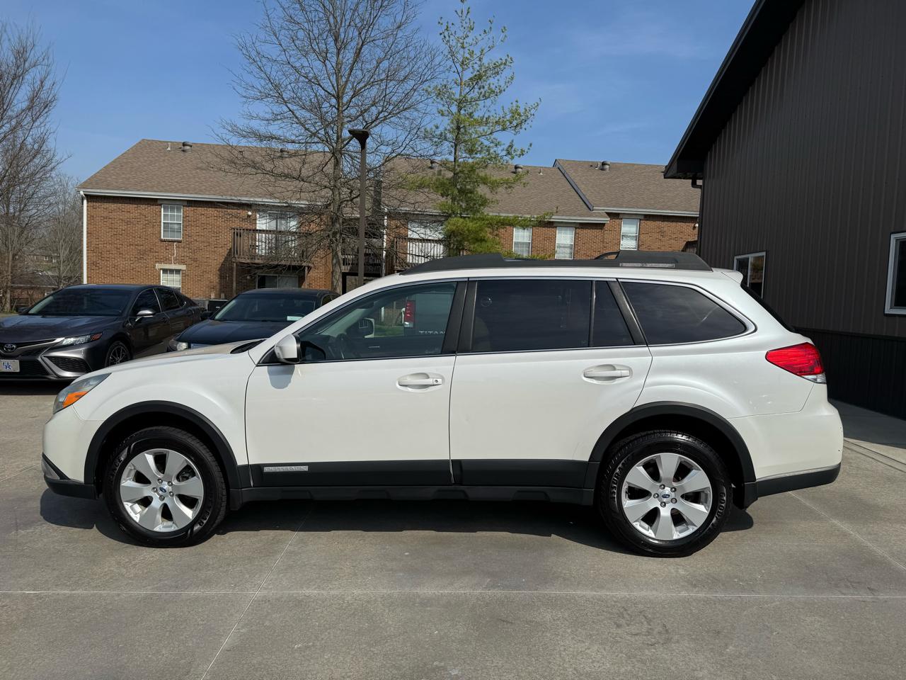 Subaru Outback 4dr Wgn H4 Auto 2.5i Limited 2012