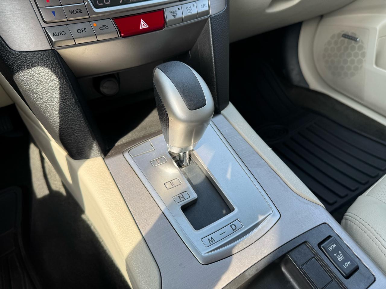 Subaru Outback 4dr Wgn H4 Auto 2.5i Limited 2012