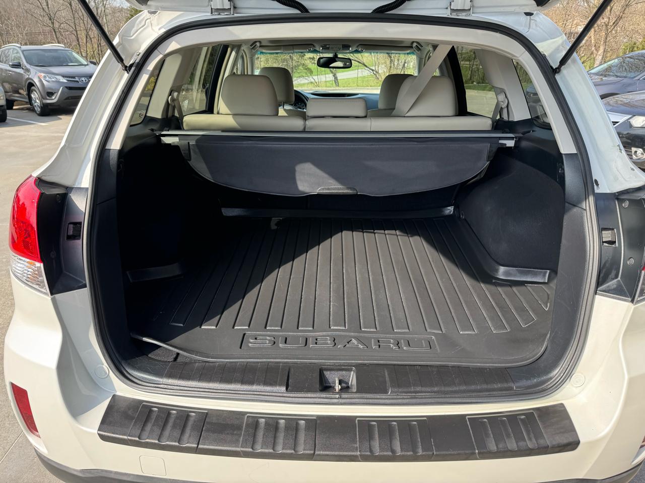 Subaru Outback 4dr Wgn H4 Auto 2.5i Limited 2012