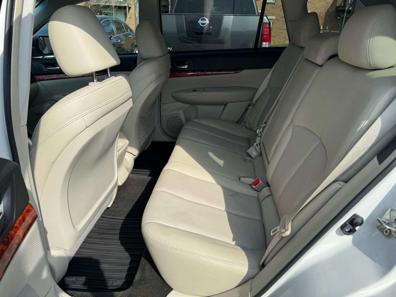 Subaru Outback 4dr Wgn H4 Auto 2.5i Limited 2012