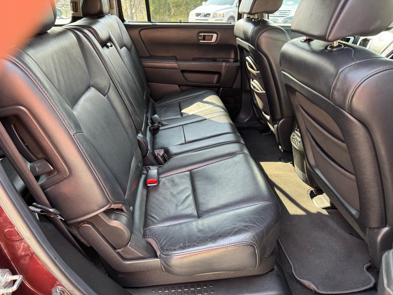 Honda Pilot 4WD 4dr Touring w/RES & Navi 2010