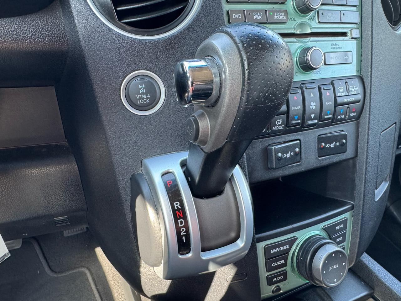 Honda Pilot 4WD 4dr Touring w/RES & Navi 2010