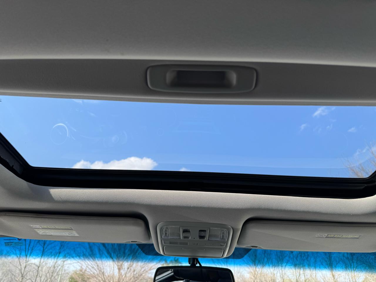 Honda Pilot 4WD 4dr Touring w/RES & Navi 2010