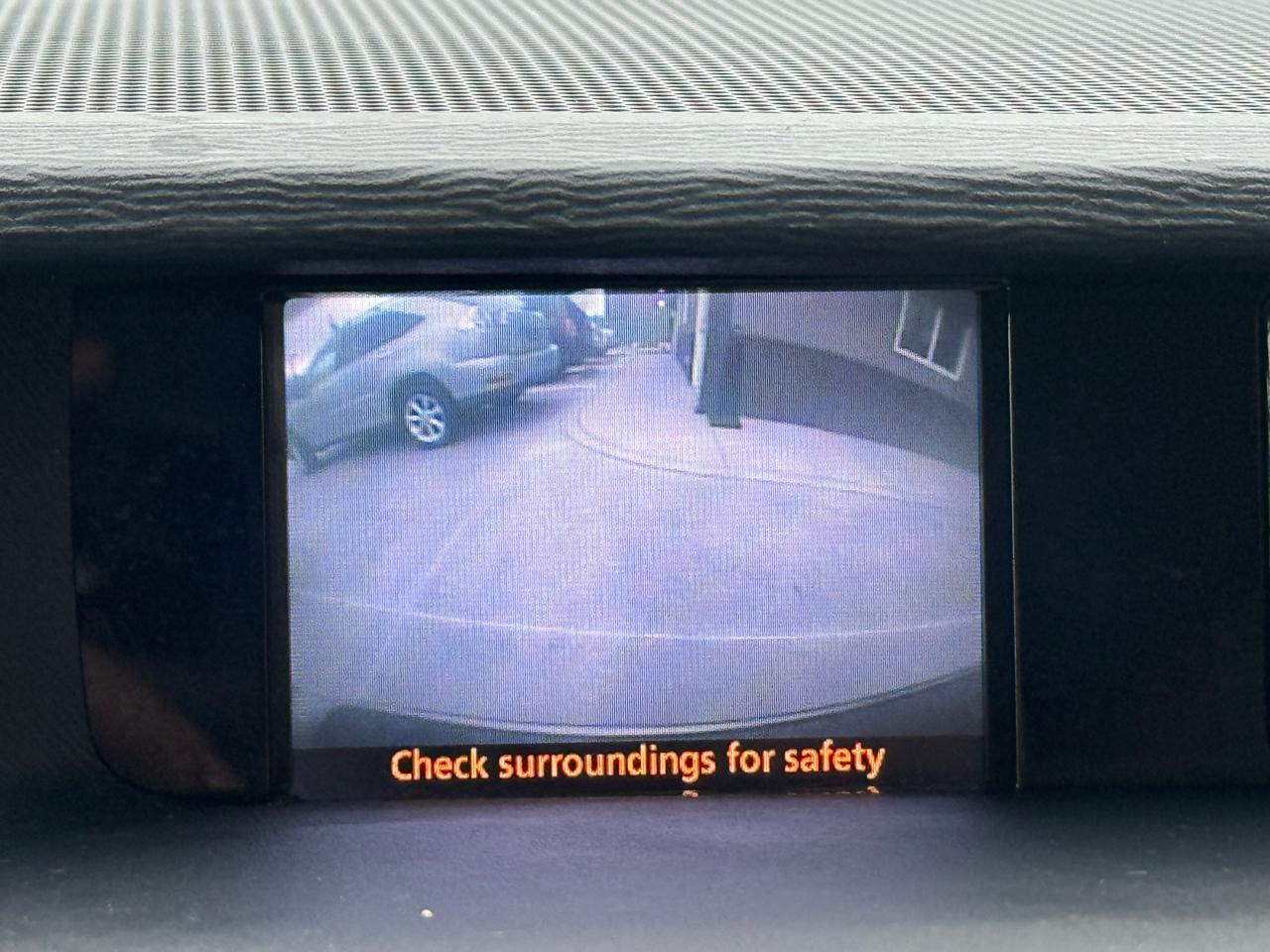 Toyota Sienna 5dr 7-Pass Van V6 XLE AAS FWD (Natl) 2013