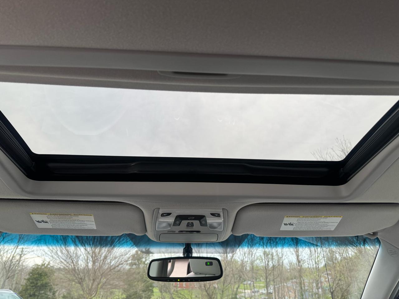 Toyota Sienna 5dr 7-Pass Van V6 XLE AAS FWD (Natl) 2013