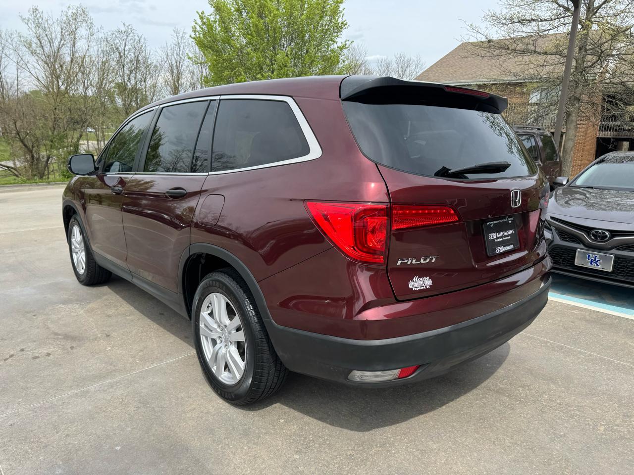 Honda Pilot LX AT 2018