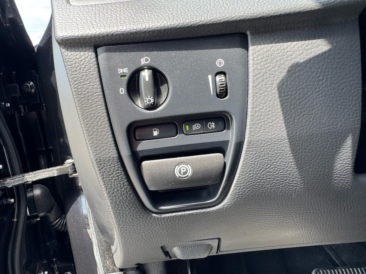 Volvo XC90 FWD 4dr R-Design 2014