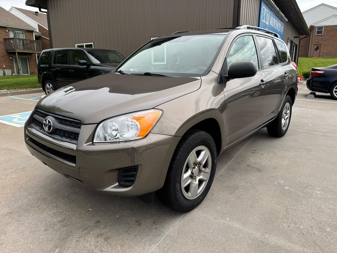 Toyota RAV4 4WD 4dr 4-cyl 4-Spd AT (Natl) 2011
