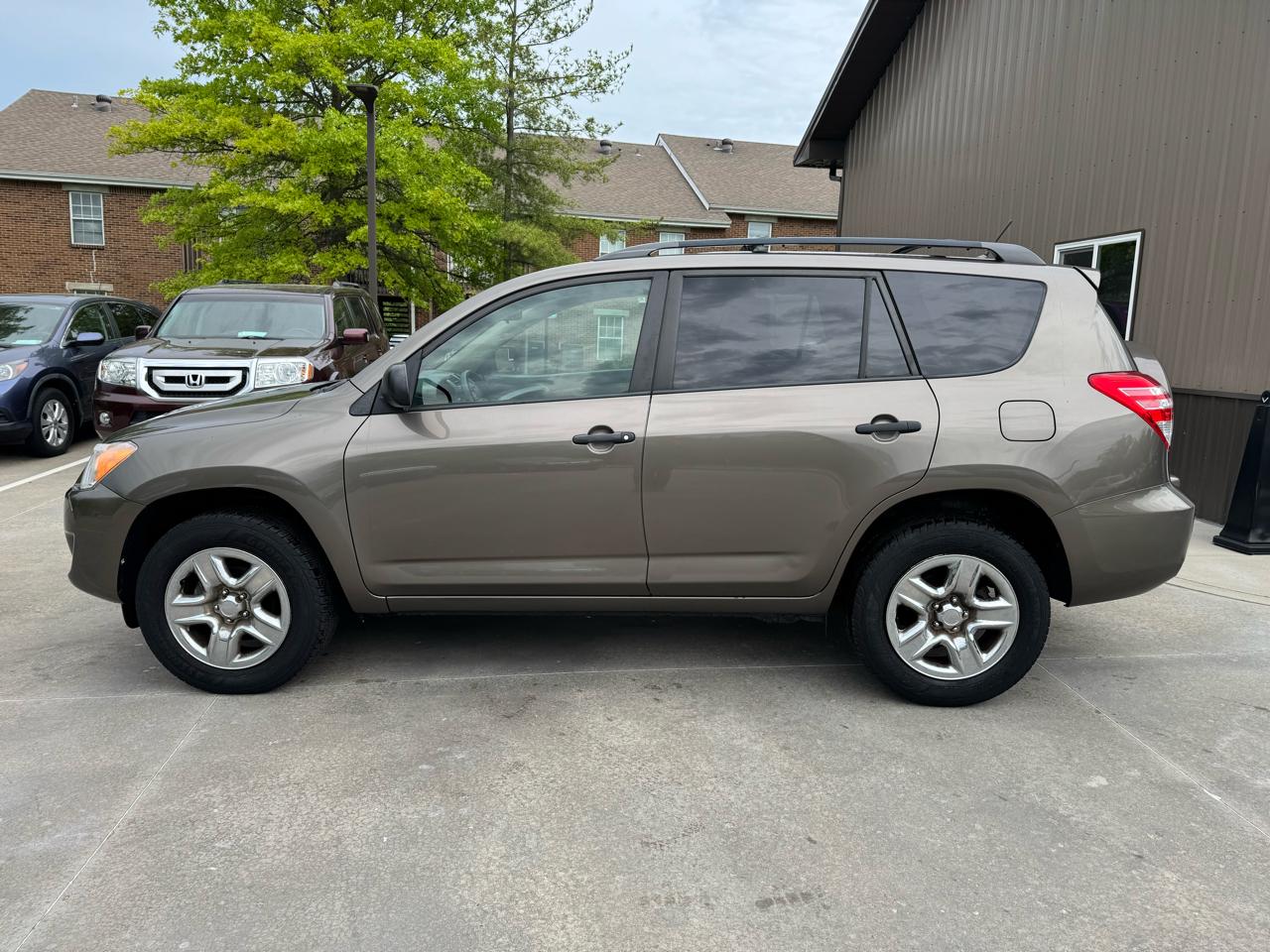 Toyota RAV4 4WD 4dr 4-cyl 4-Spd AT (Natl) 2011