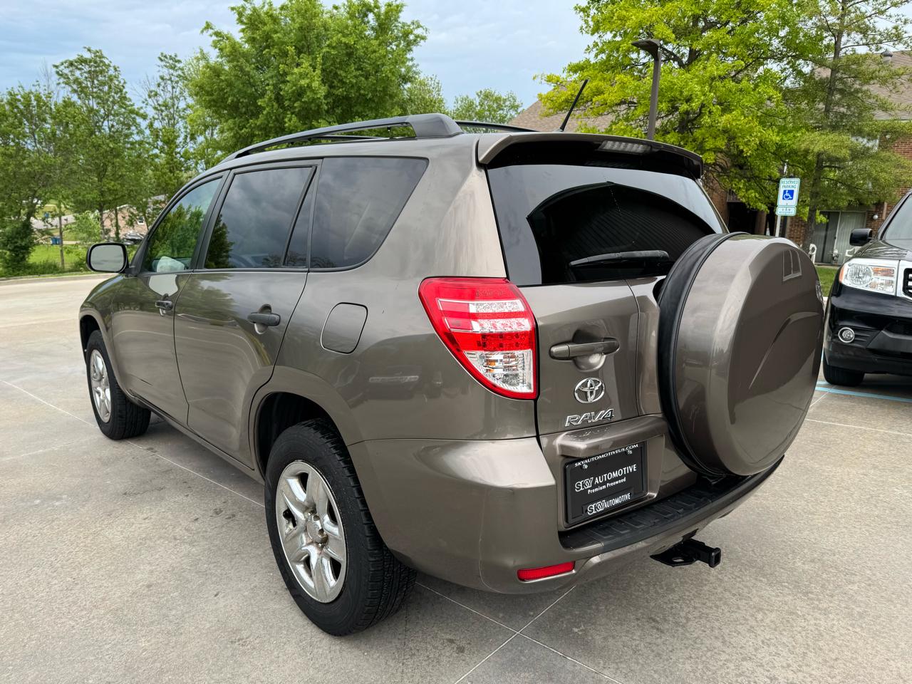 Toyota RAV4 4WD 4dr 4-cyl 4-Spd AT (Natl) 2011