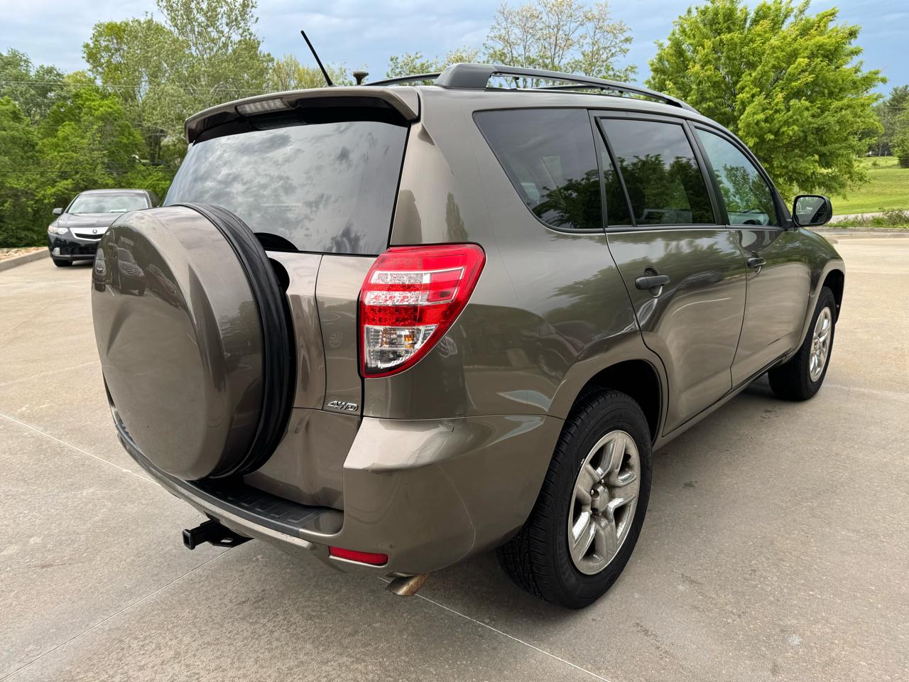 Toyota RAV4 4WD 4dr 4-cyl 4-Spd AT (Natl) 2011