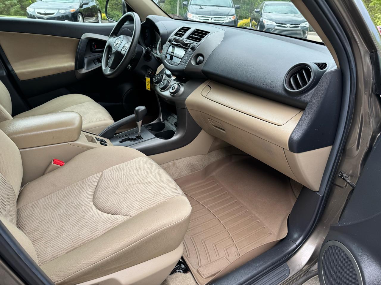 Toyota RAV4 4WD 4dr 4-cyl 4-Spd AT (Natl) 2011