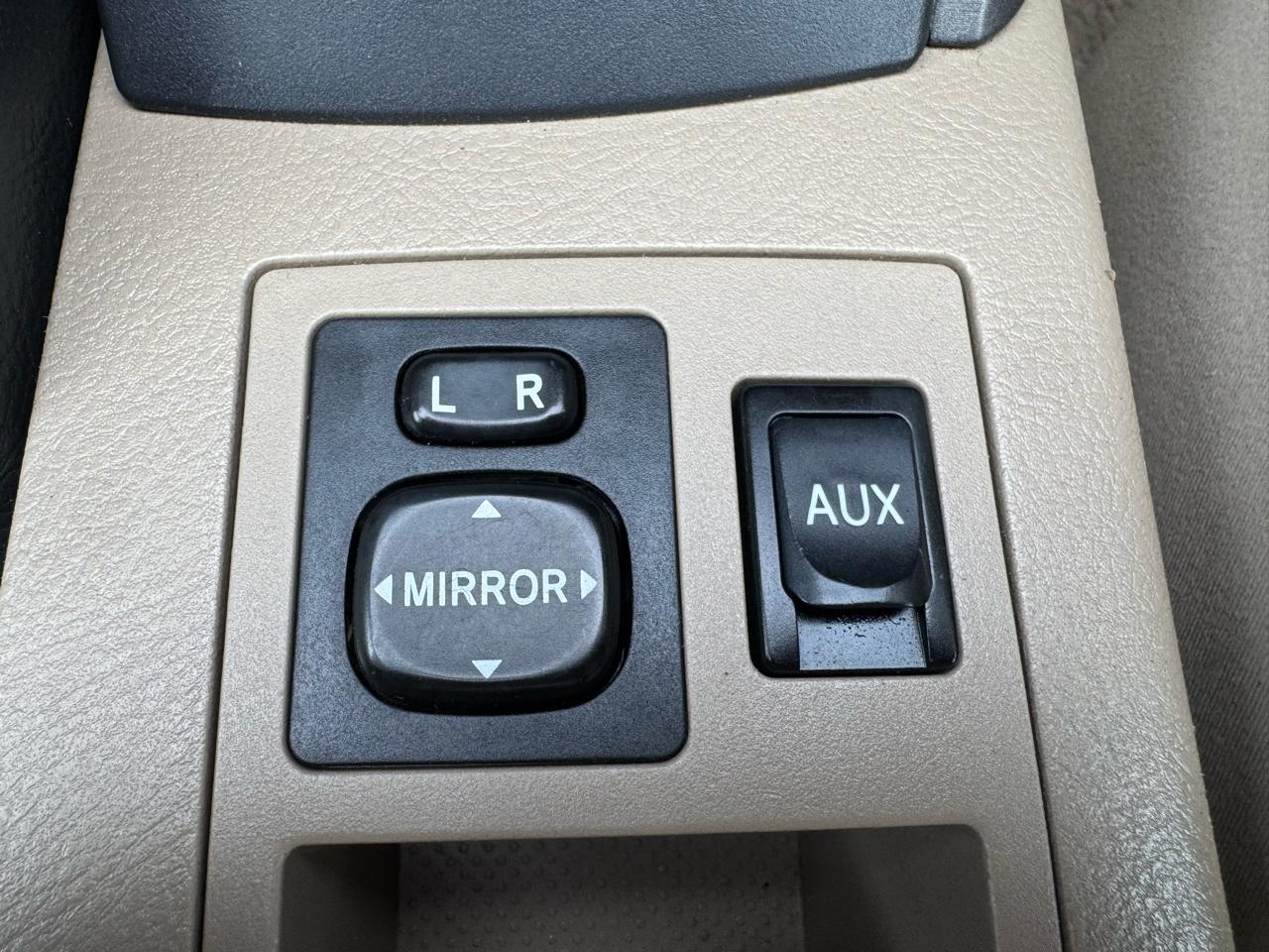 Toyota RAV4 4WD 4dr 4-cyl 4-Spd AT (Natl) 2011