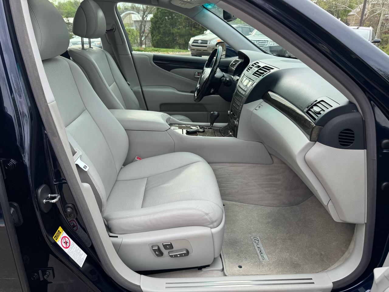 Lexus LS 460 4dr Sdn 2007