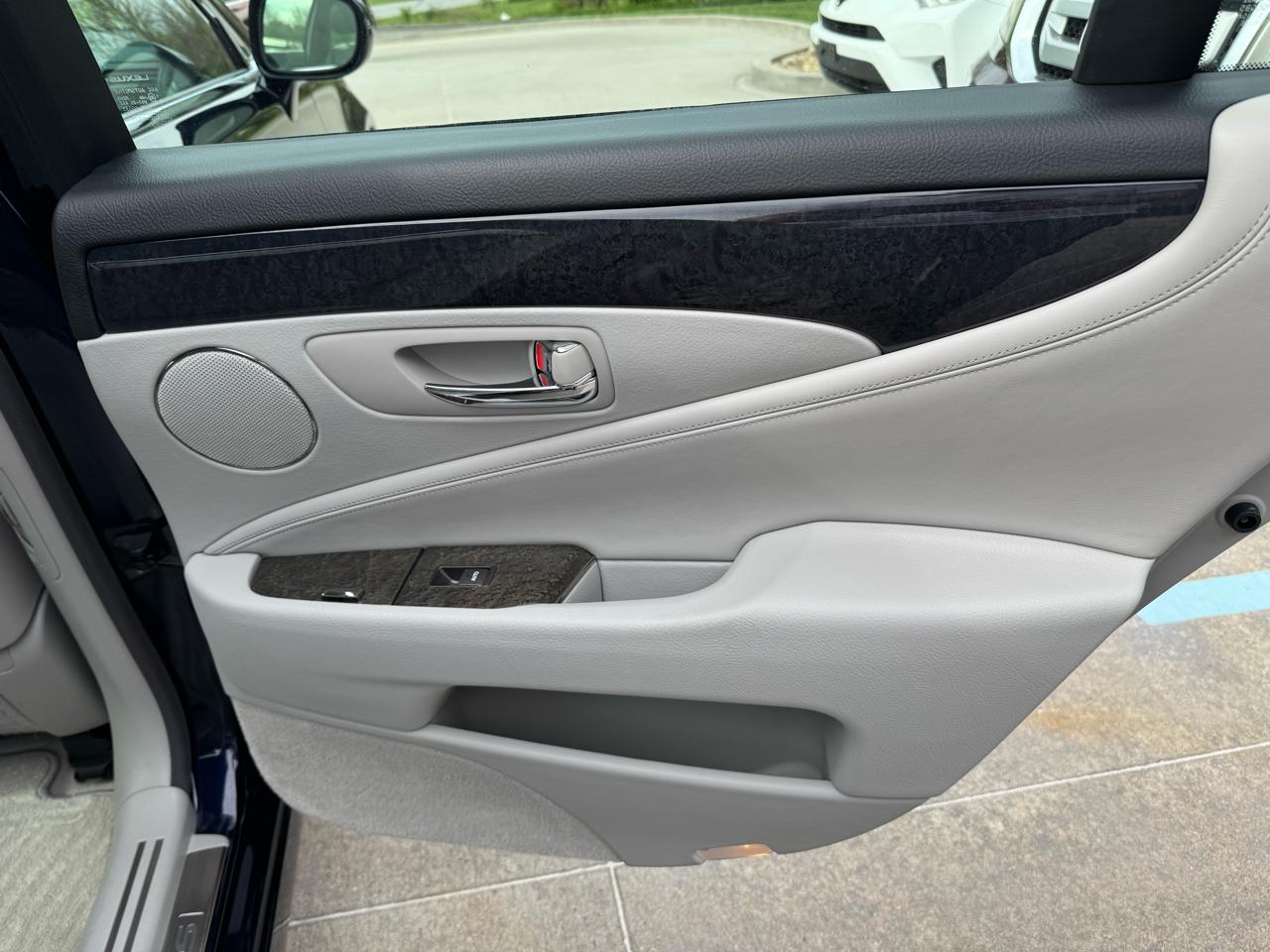 Lexus LS 460 4dr Sdn 2007