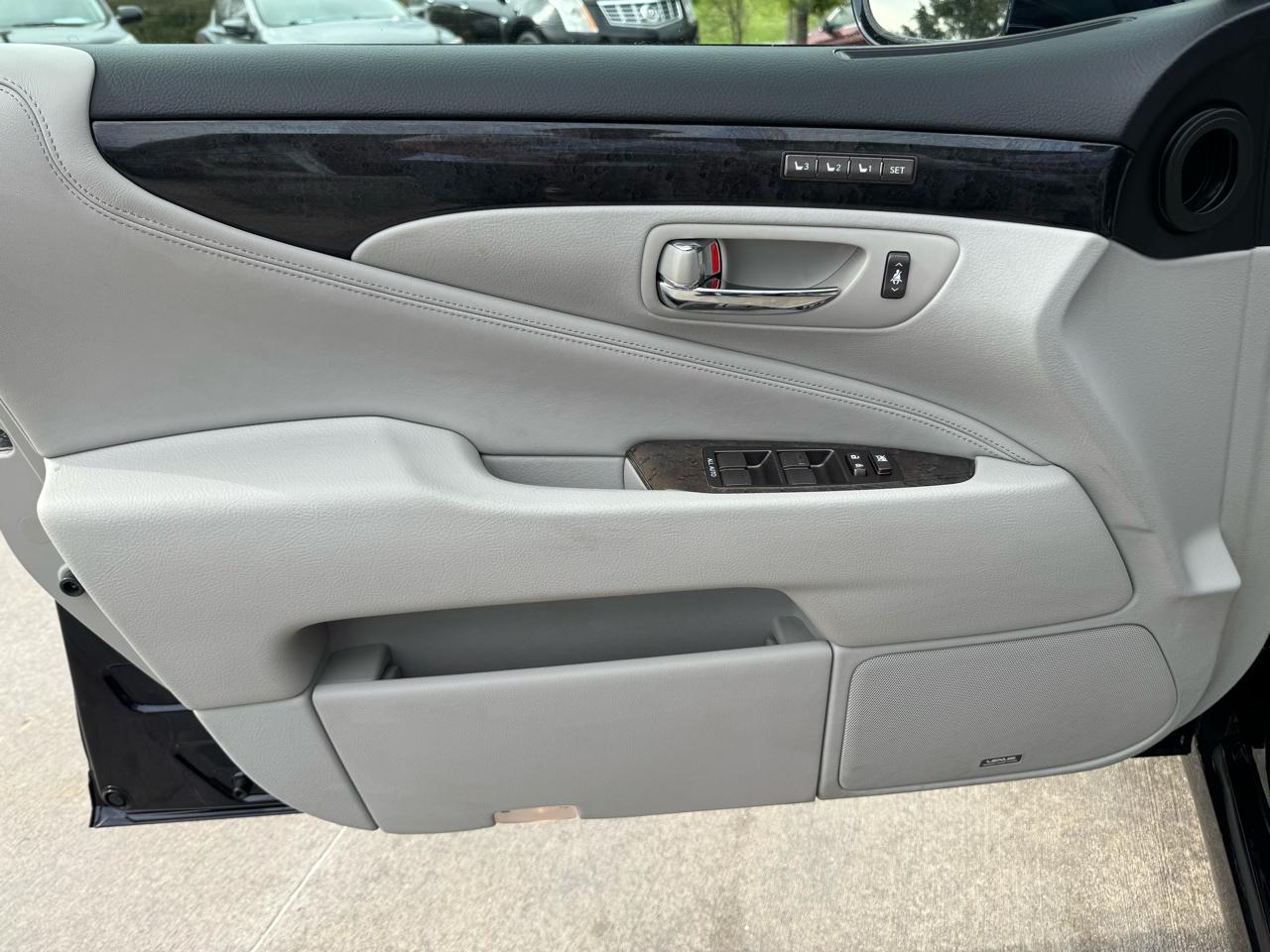 Lexus LS 460 4dr Sdn 2007