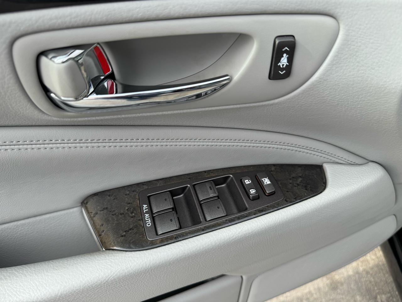 Lexus LS 460 4dr Sdn 2007