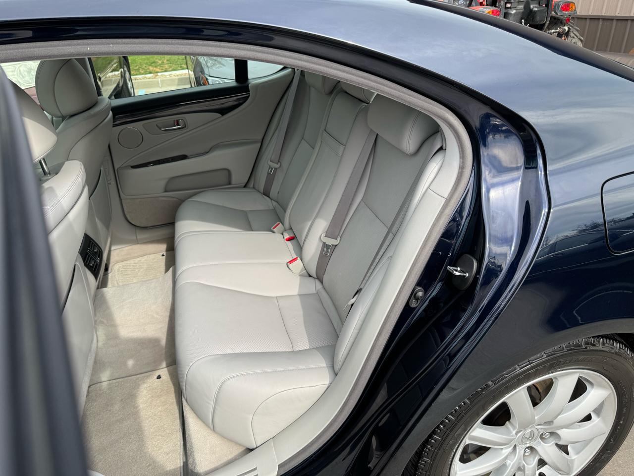 Lexus LS 460 4dr Sdn 2007