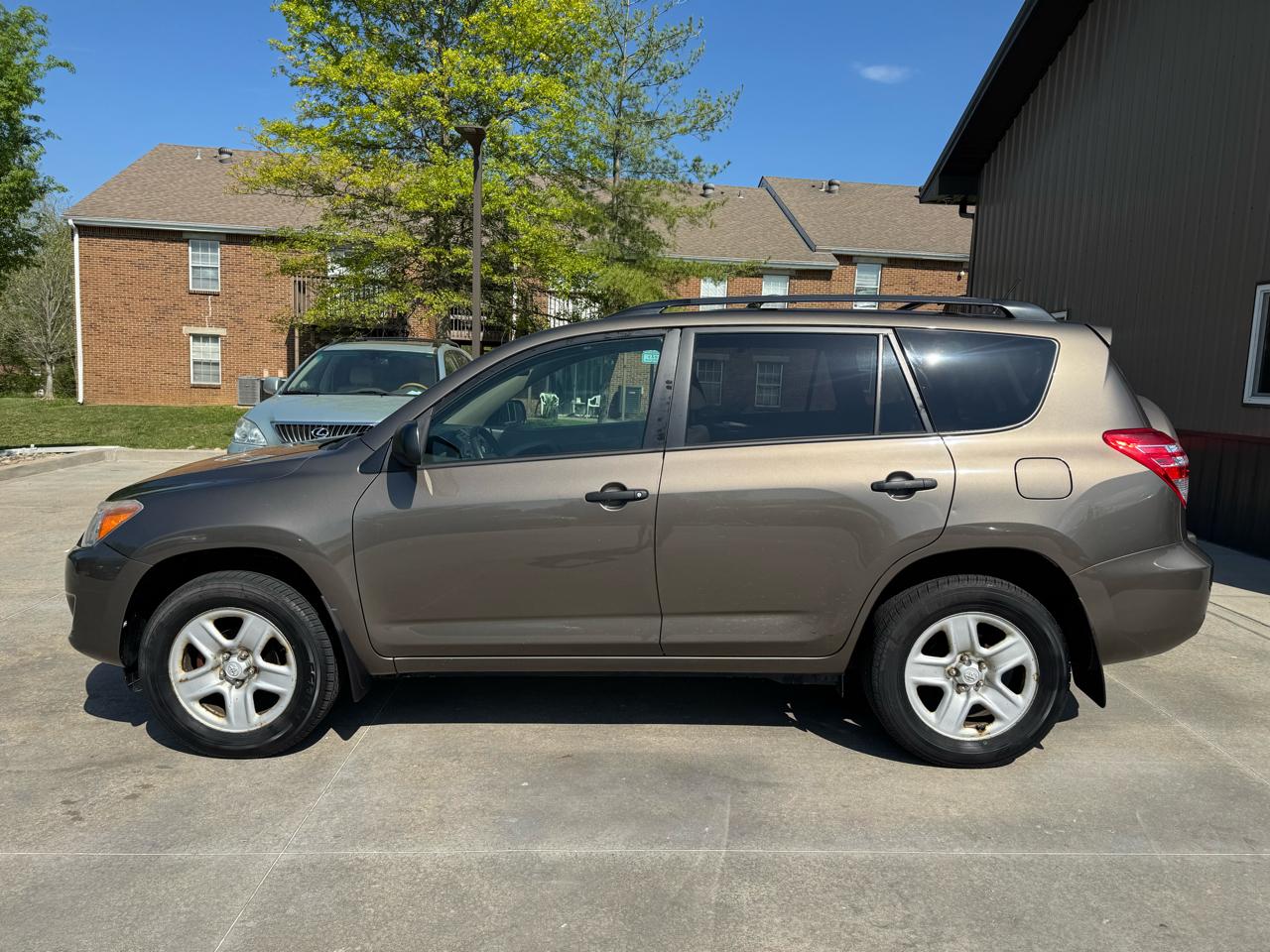 Toyota RAV4 4WD 4dr 4-cyl 4-Spd AT (Natl) 2010