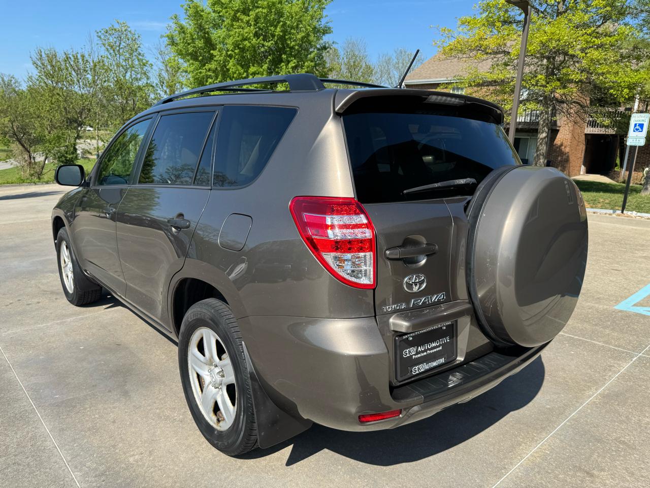 Toyota RAV4 4WD 4dr 4-cyl 4-Spd AT (Natl) 2010