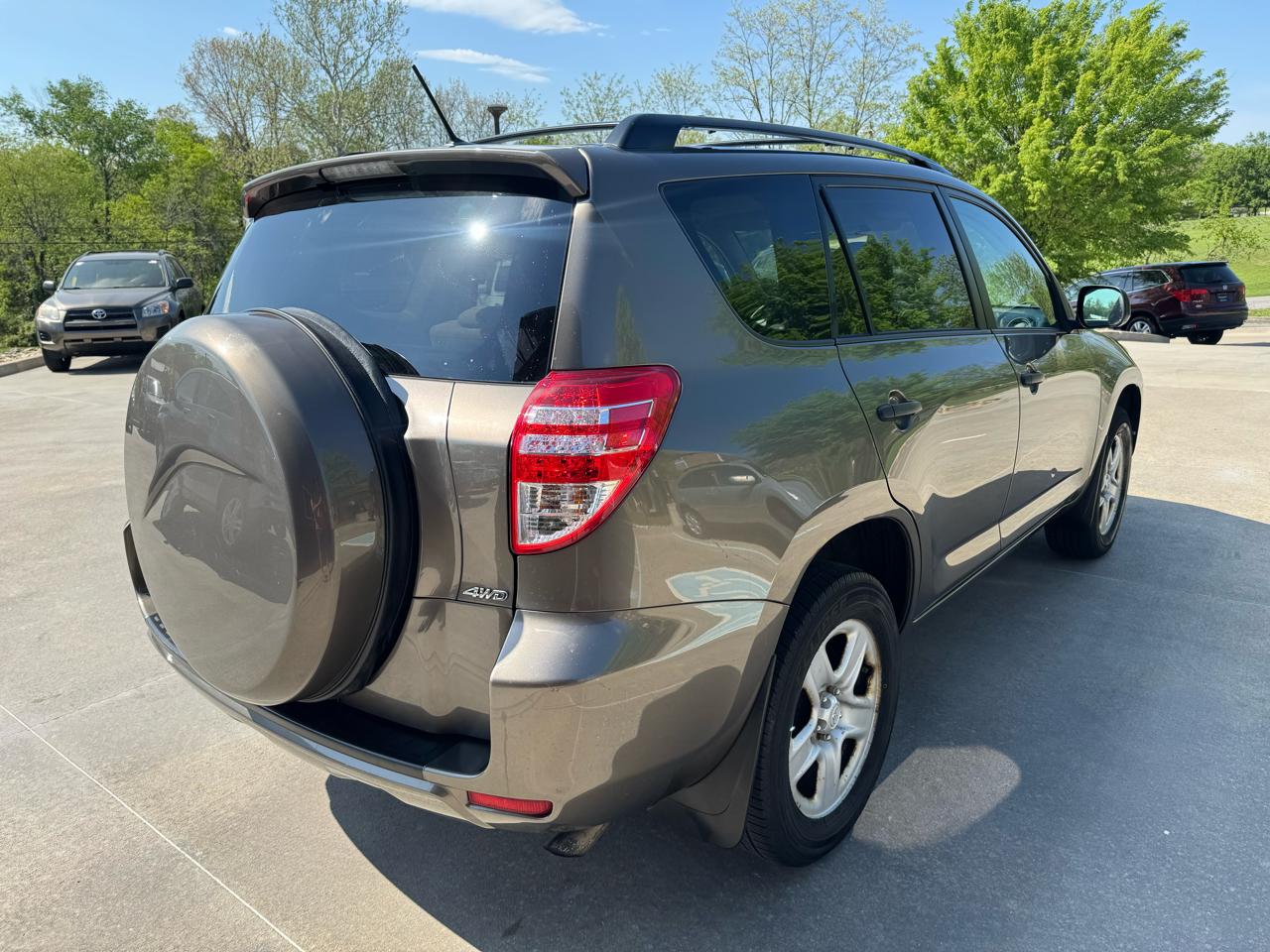 Toyota RAV4 4WD 4dr 4-cyl 4-Spd AT (Natl) 2010