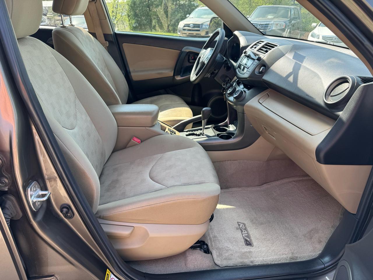 Toyota RAV4 4WD 4dr 4-cyl 4-Spd AT (Natl) 2010