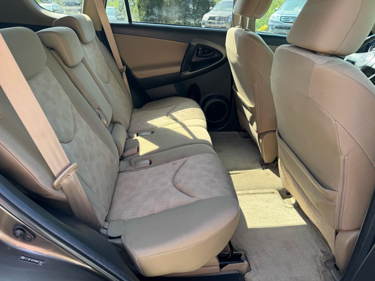 Toyota RAV4 4WD 4dr 4-cyl 4-Spd AT (Natl) 2010