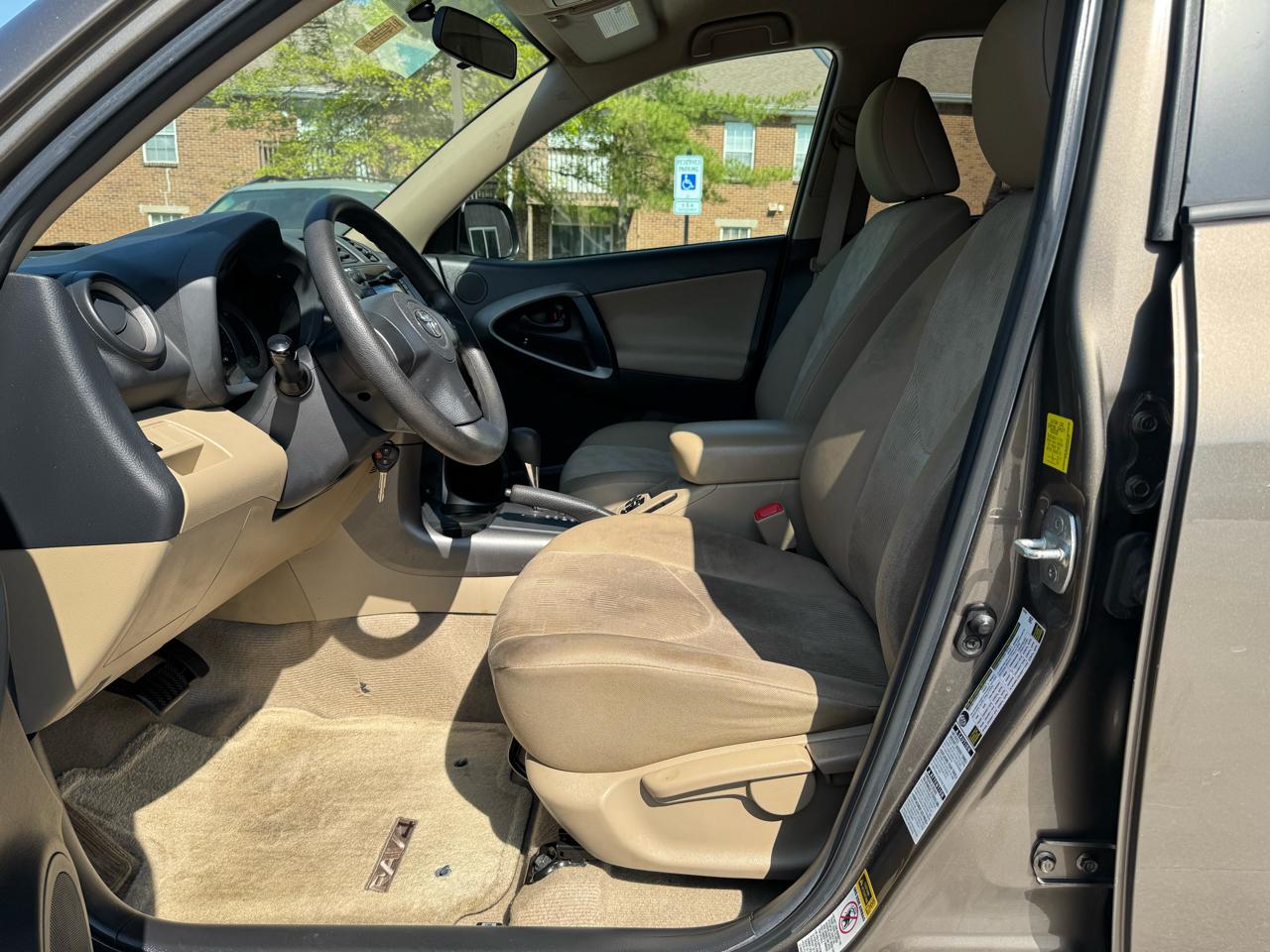 Toyota RAV4 4WD 4dr 4-cyl 4-Spd AT (Natl) 2010