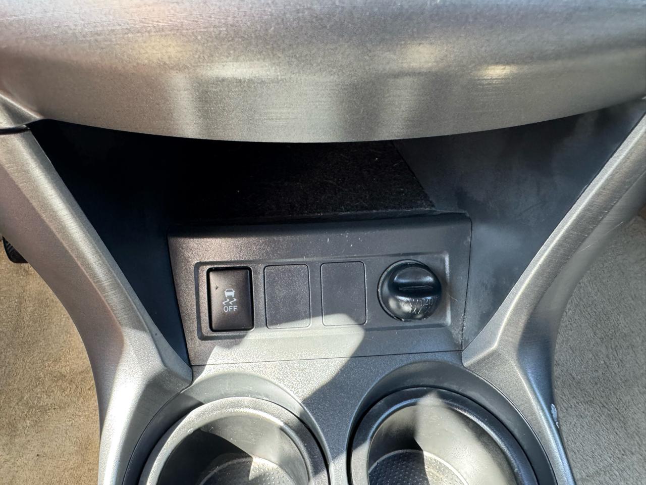 Toyota RAV4 4WD 4dr 4-cyl 4-Spd AT (Natl) 2010