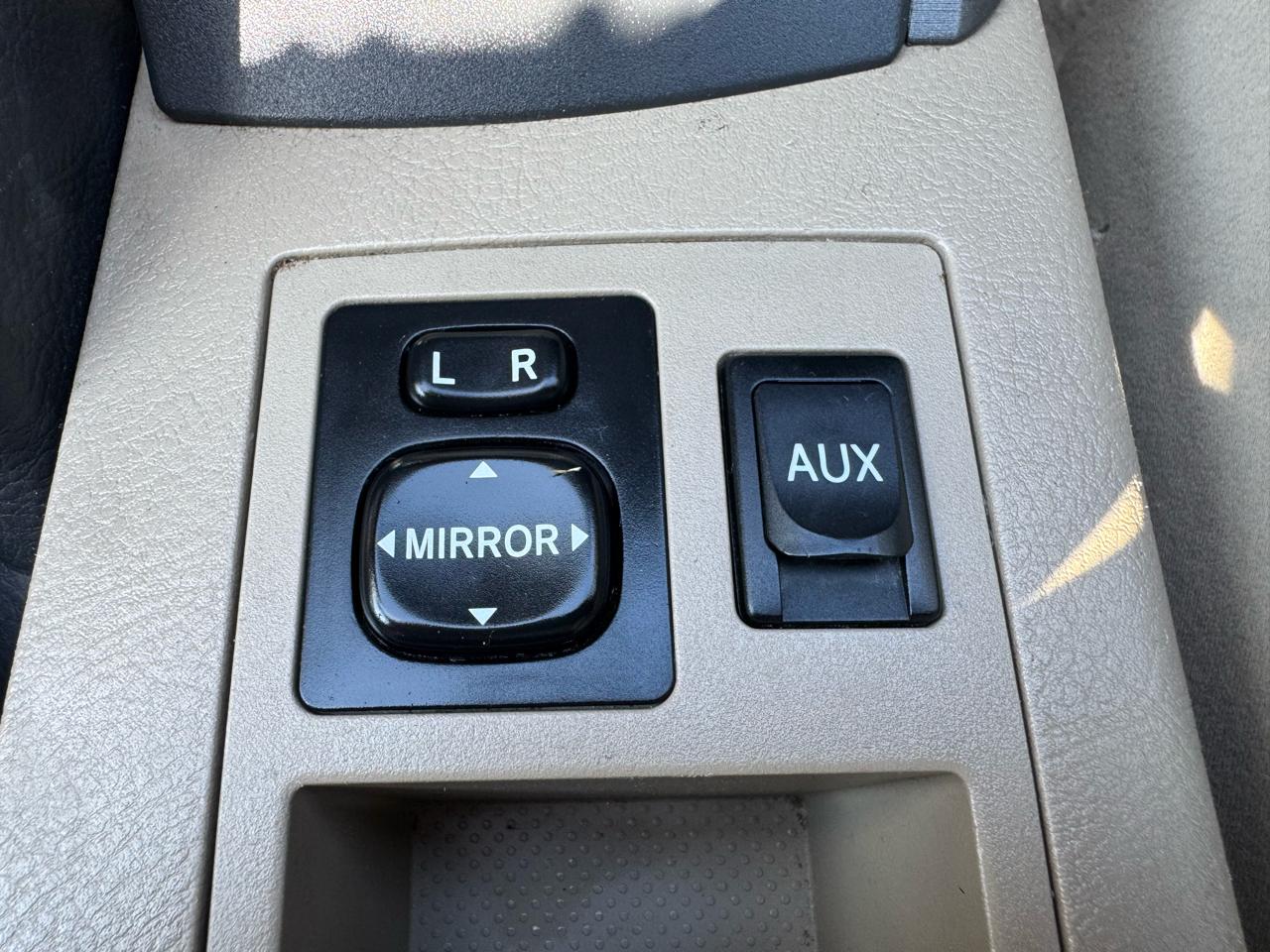 Toyota RAV4 4WD 4dr 4-cyl 4-Spd AT (Natl) 2010