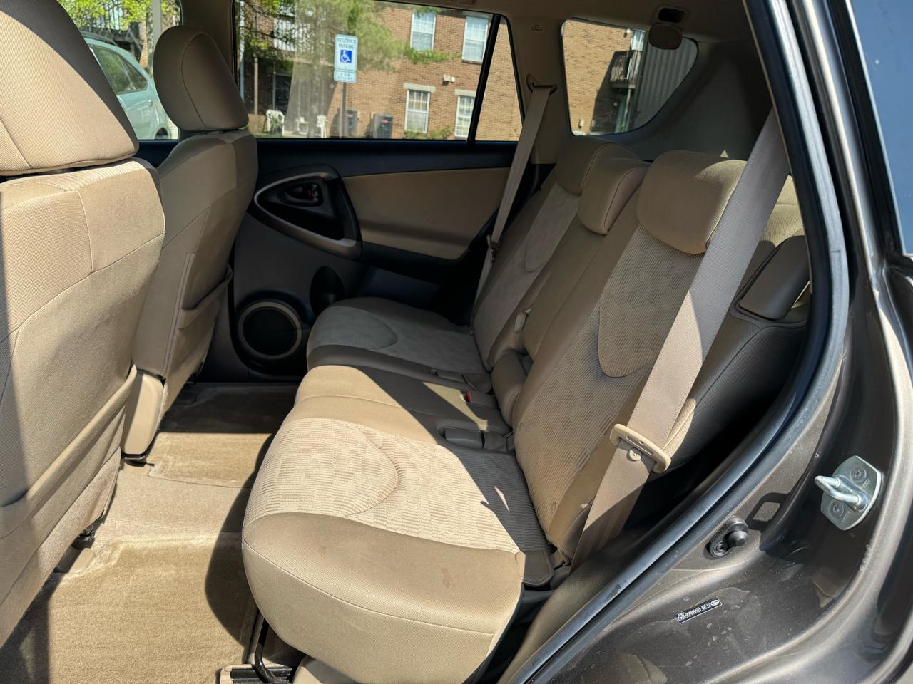 Toyota RAV4 4WD 4dr 4-cyl 4-Spd AT (Natl) 2010