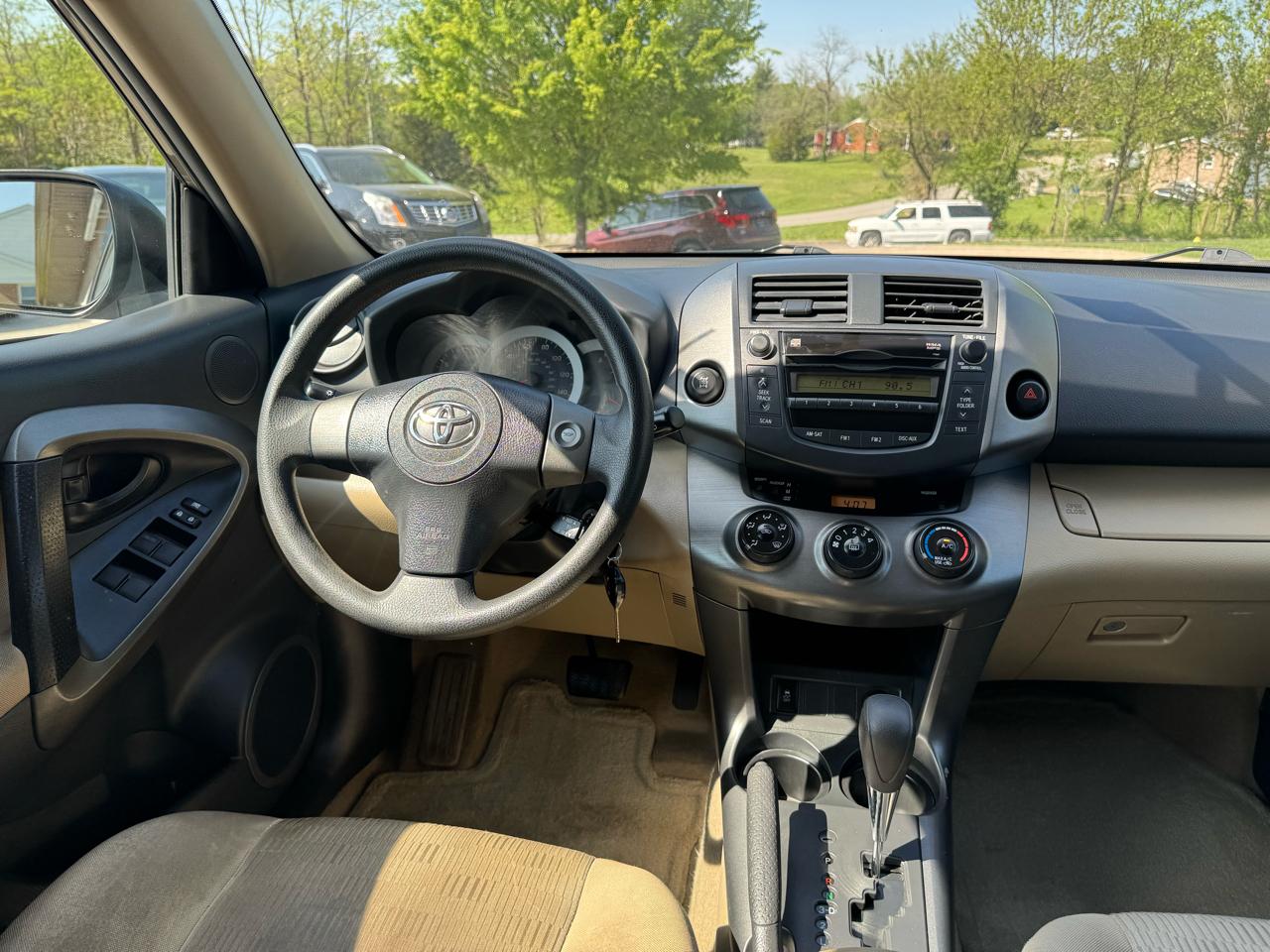 Toyota RAV4 4WD 4dr 4-cyl 4-Spd AT (Natl) 2010