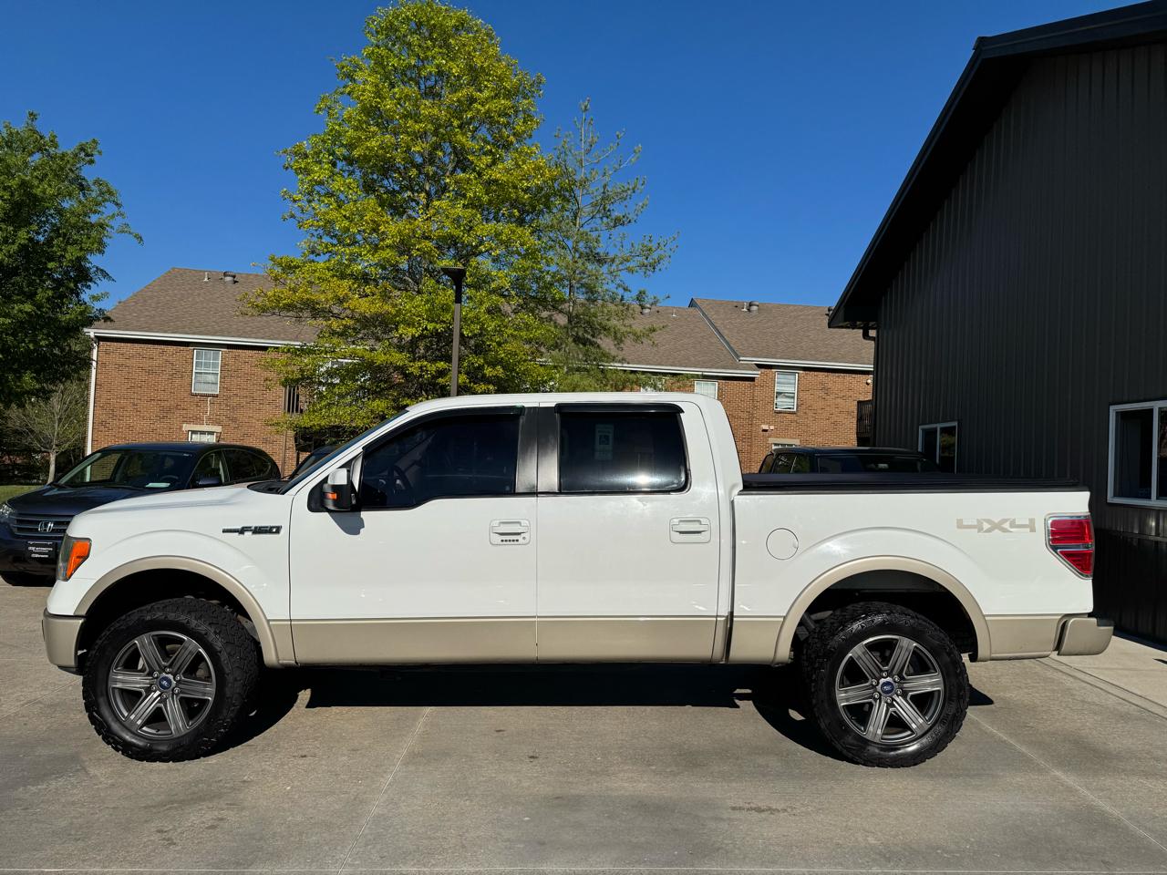 Ford F-150 4WD SuperCrew 145" XL 2010