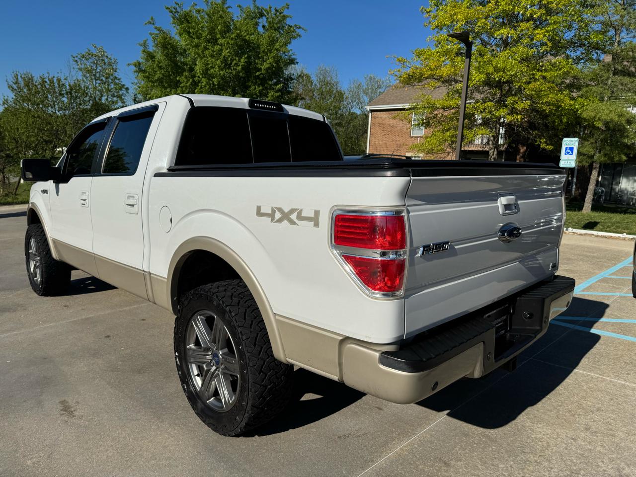 Ford F-150 4WD SuperCrew 145" XL 2010