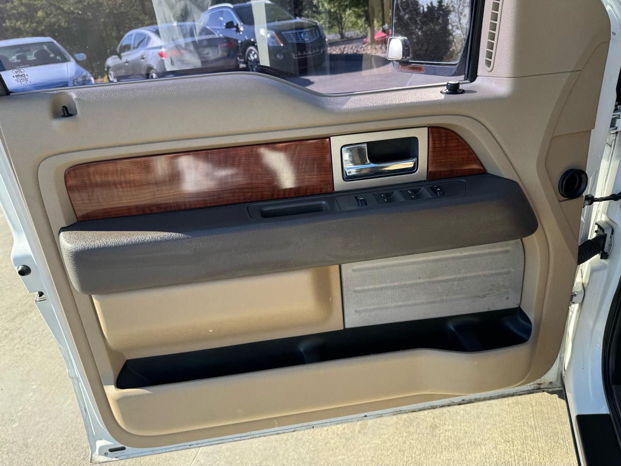 Ford F-150 4WD SuperCrew 145" XL 2010