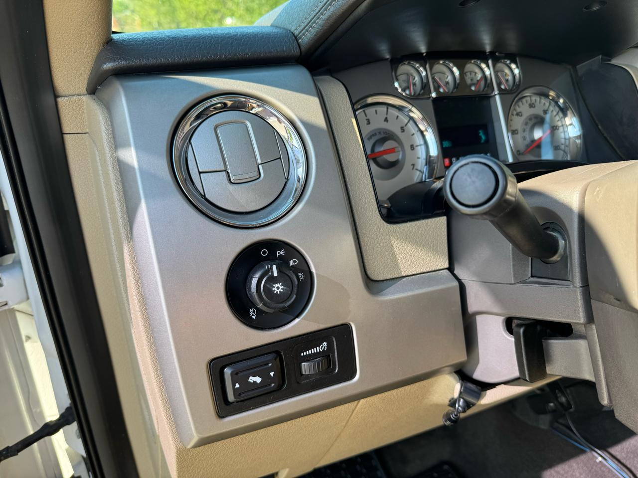 Ford F-150 4WD SuperCrew 145" XL 2010