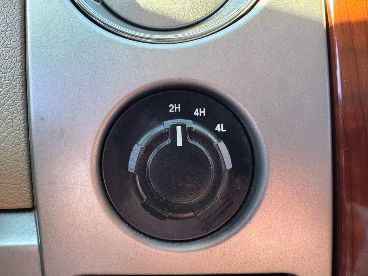 Ford F-150 4WD SuperCrew 145" XL 2010