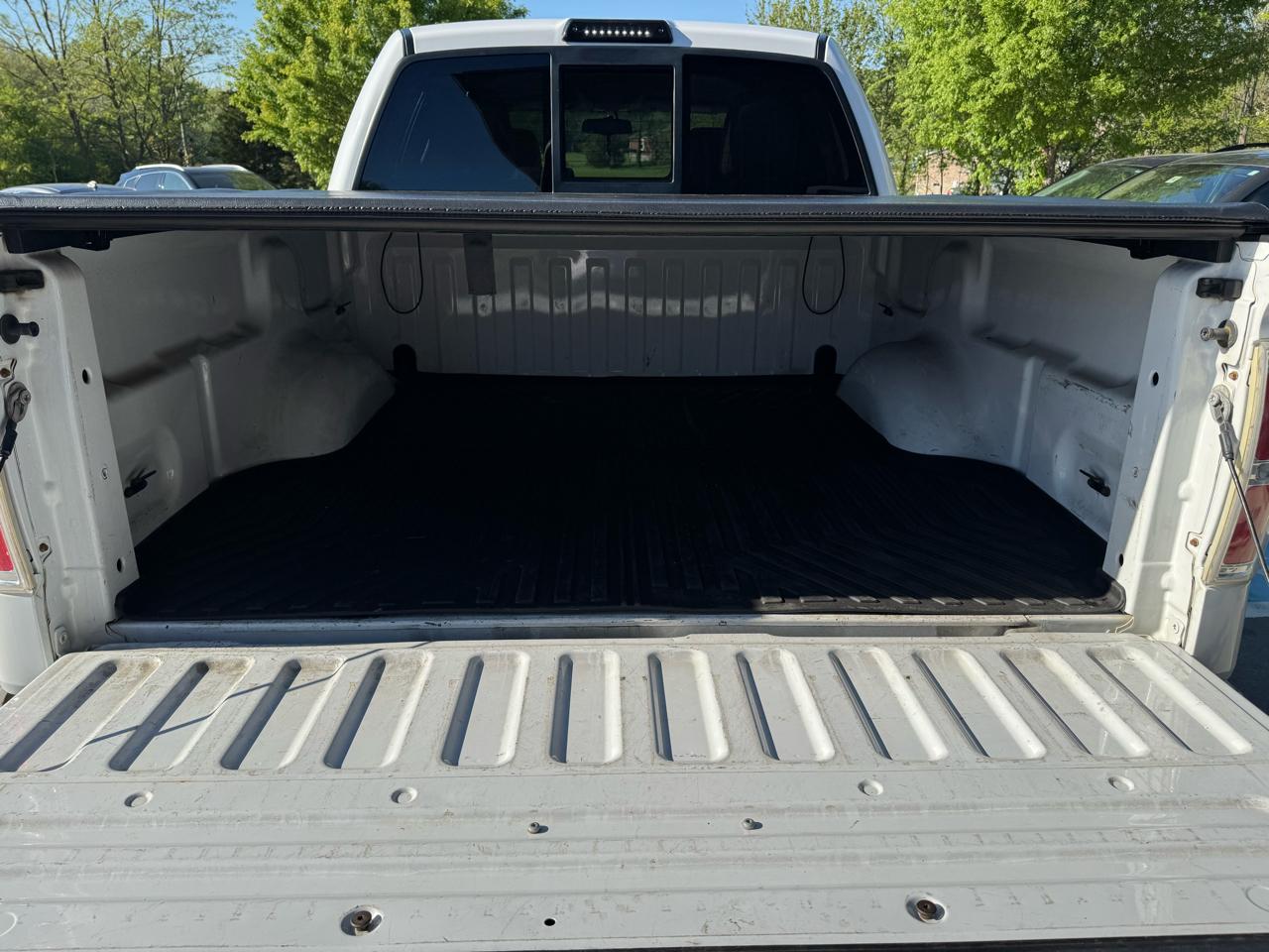 Ford F-150 4WD SuperCrew 145" XL 2010