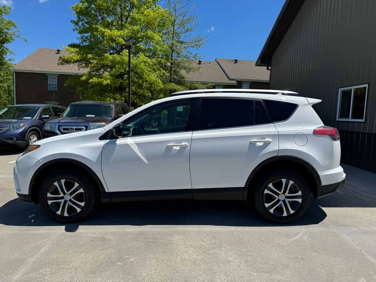 Toyota RAV4 AWD 4dr LE (Natl) 2016