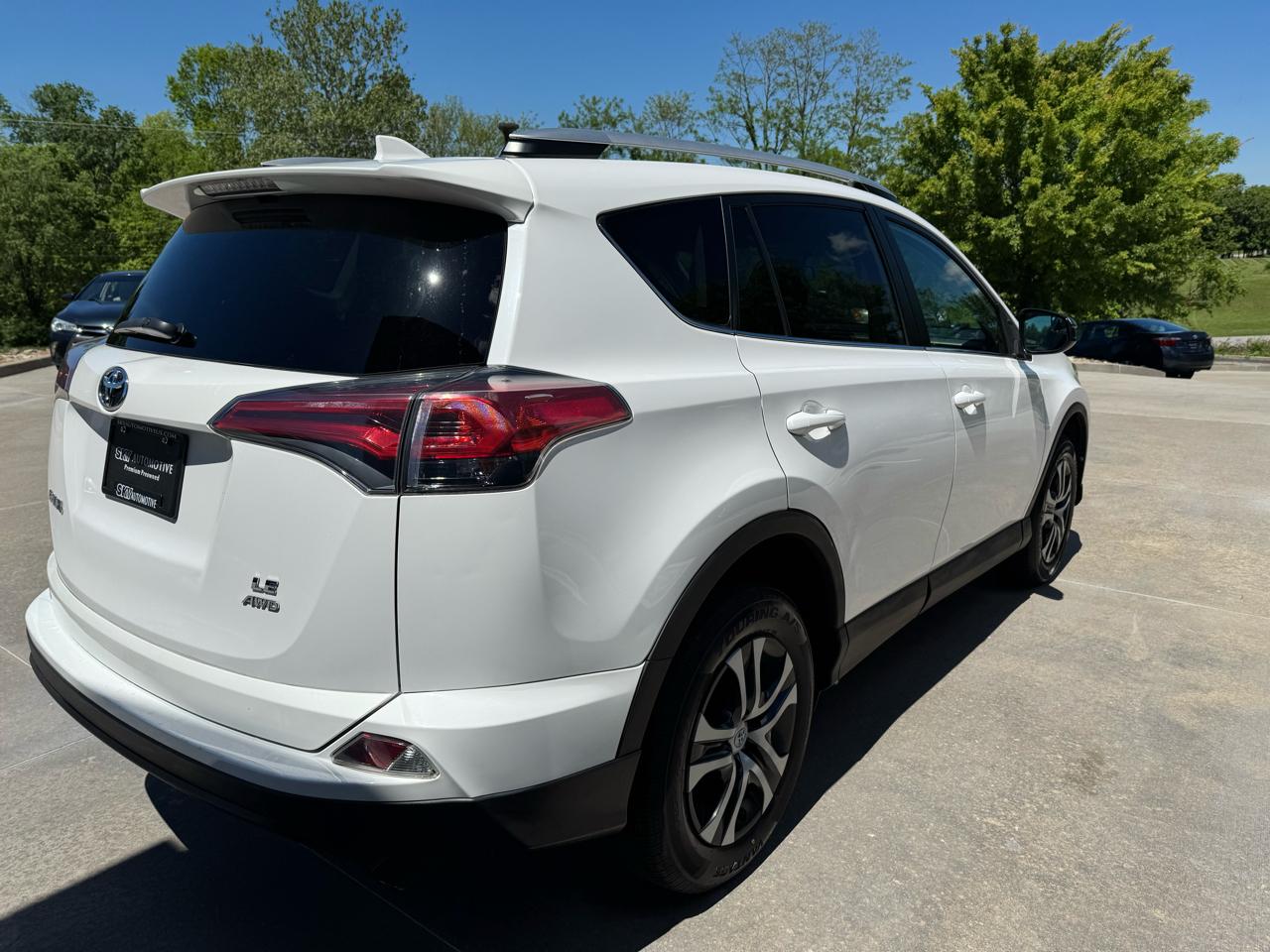 Toyota RAV4 AWD 4dr LE (Natl) 2016