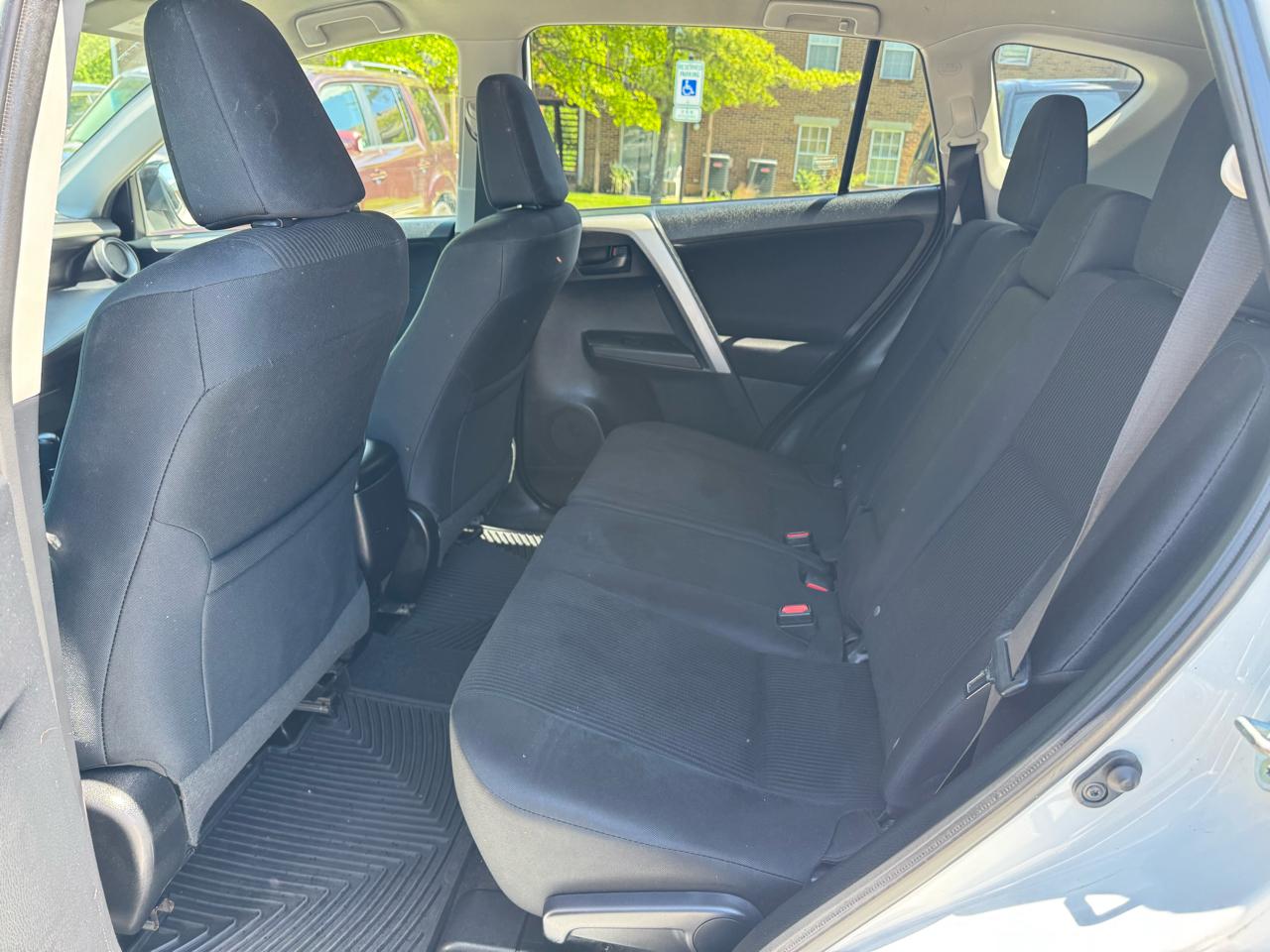 Toyota RAV4 AWD 4dr LE (Natl) 2016