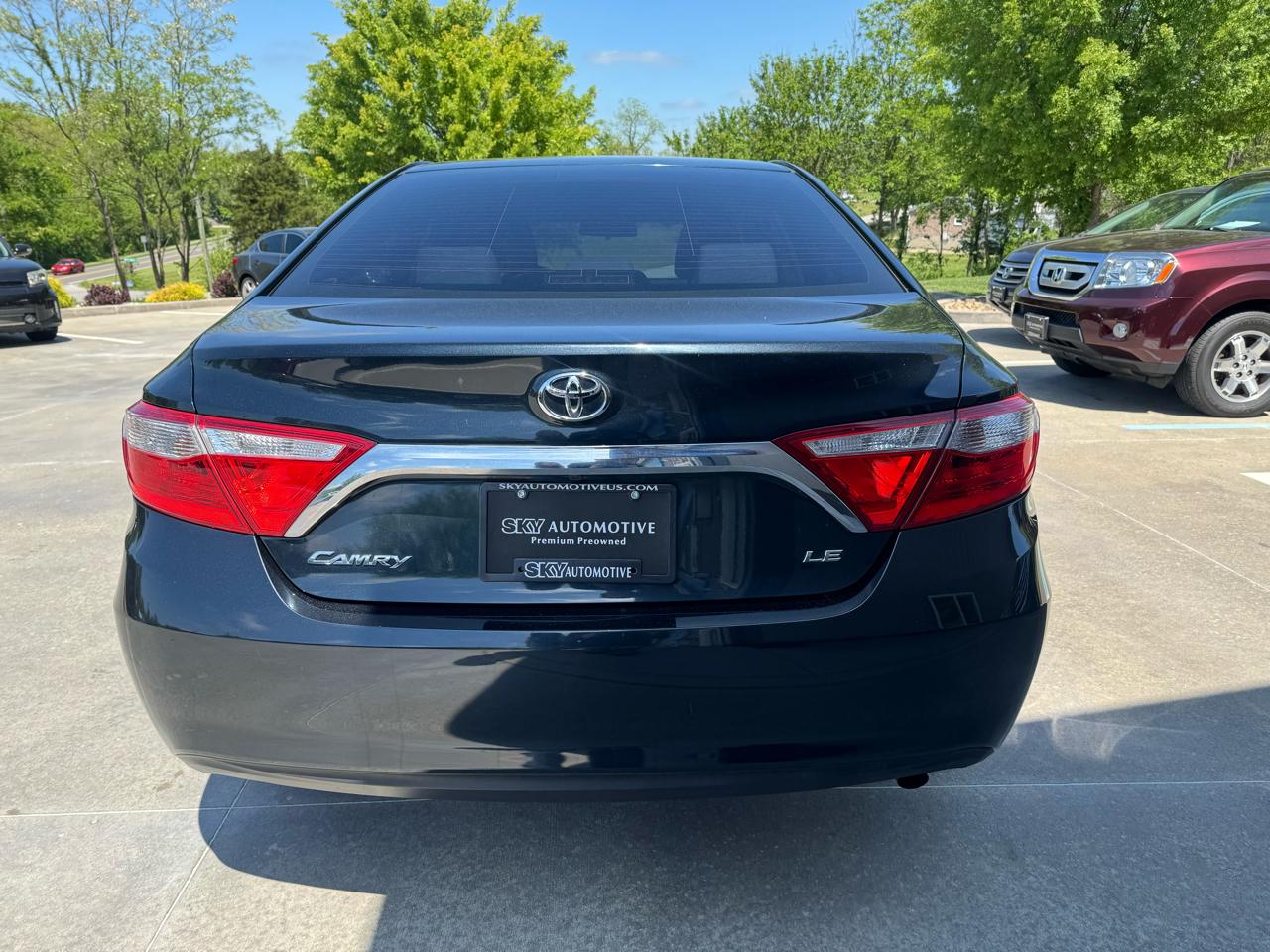 Toyota Camry 4dr Sdn I4 Auto LE (Natl) 2016