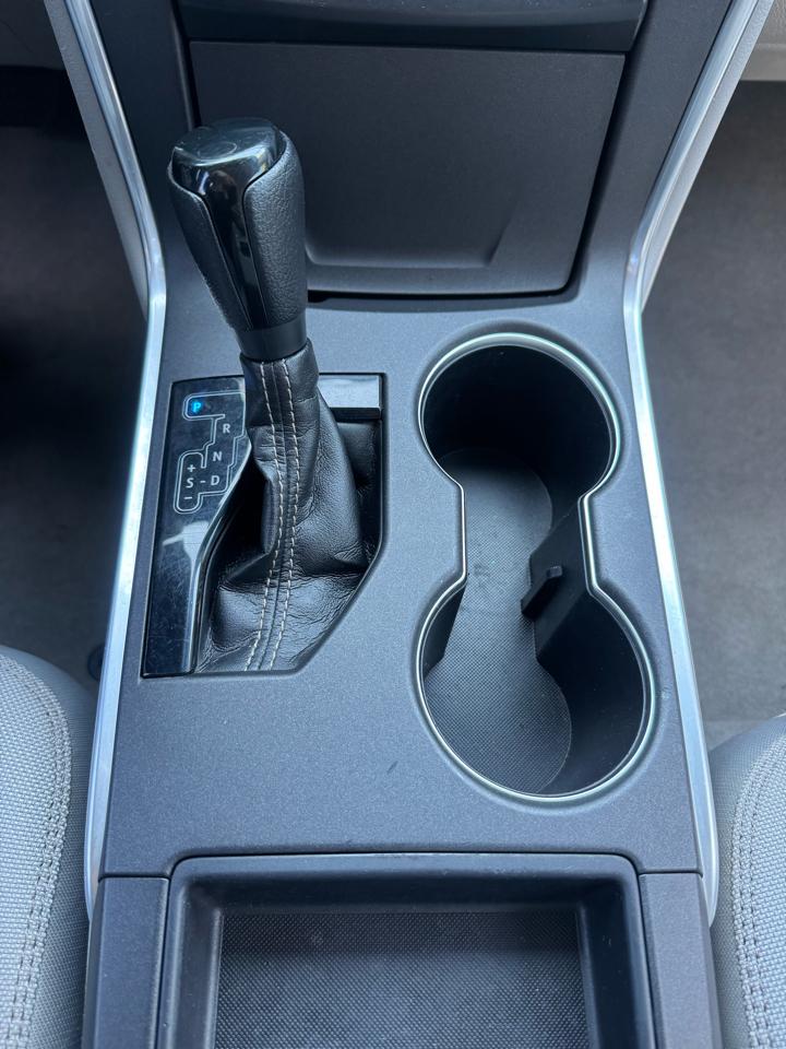 Toyota Camry 4dr Sdn I4 Auto LE (Natl) 2016